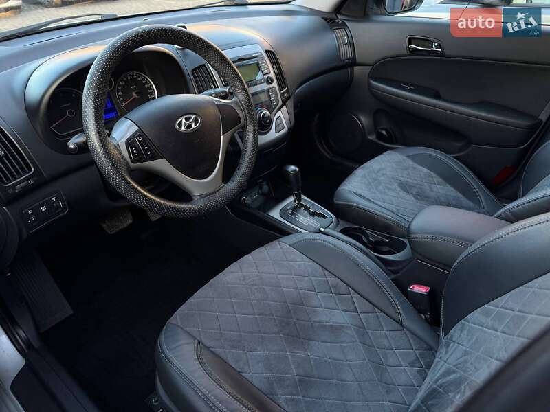 Хэтчбек Hyundai i30 2010 в Львове