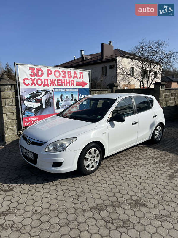 Хэтчбек Hyundai i30 2007 в Луцке