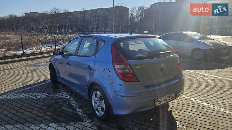 Хэтчбек Hyundai i30 2011 в Ровно