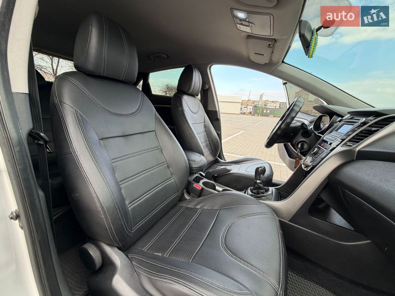 Хэтчбек Hyundai i30 2013 в Одессе