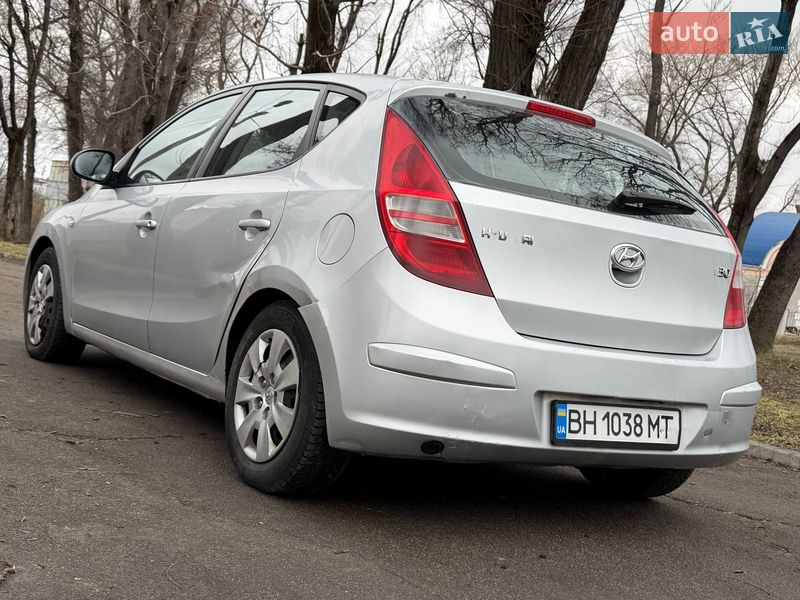 Хэтчбек Hyundai i30 2007 в Каменском