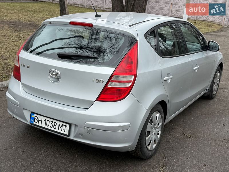 Хэтчбек Hyundai i30 2007 в Каменском