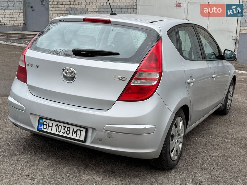 Хэтчбек Hyundai i30 2007 в Каменском