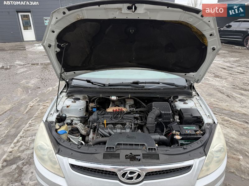 Хэтчбек Hyundai i30 2007 в Каменском