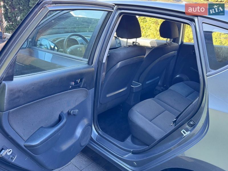 Хэтчбек Hyundai i30 2009 в Дубно