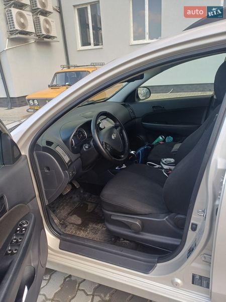 Универсал Hyundai i30 2010 в Бориславе