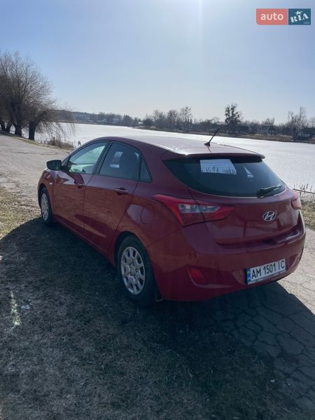 Хэтчбек Hyundai i30 2013 в Емильчине