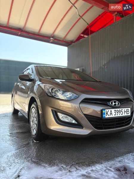 Хэтчбек Hyundai i30 2014 в Киеве