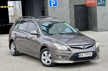 Универсал Hyundai i30 2011 в Киеве