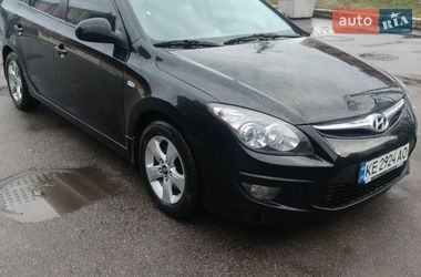 Универсал Hyundai i30 2012 в Днепре