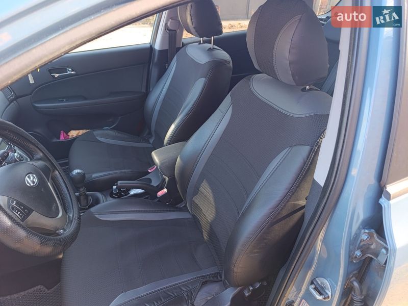 Универсал Hyundai i30 2010 в Миргороде