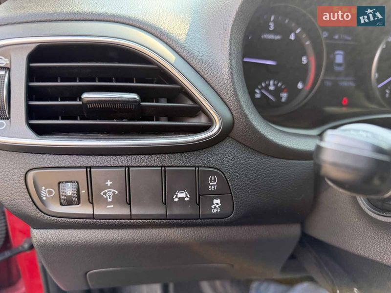 Универсал Hyundai i30 2020 в Киеве фото 14 Универсал Hyundai i30 2020 в Киеве