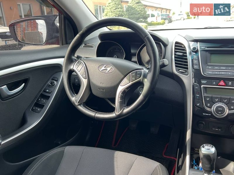 Універсал Hyundai i30 2012 в Дніпрі