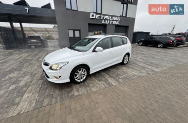 Универсал Hyundai i30 2010 в Луцке