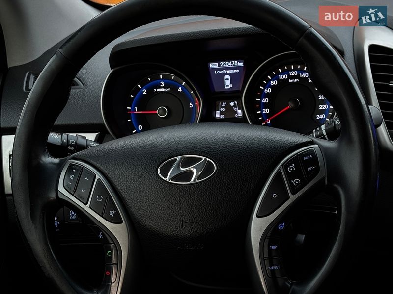 Универсал Hyundai i30 2015 в Белогородке фото 15 Универсал Hyundai i30 2015 в Белогородке