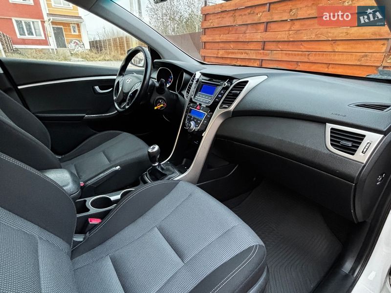 Универсал Hyundai i30 2015 в Белогородке фото 18 Универсал Hyundai i30 2015 в Белогородке