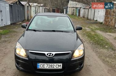 Хэтчбек Hyundai i30 2009 в Черновцах