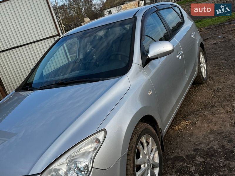 Хэтчбек Hyundai i30 2009 в Миргороде