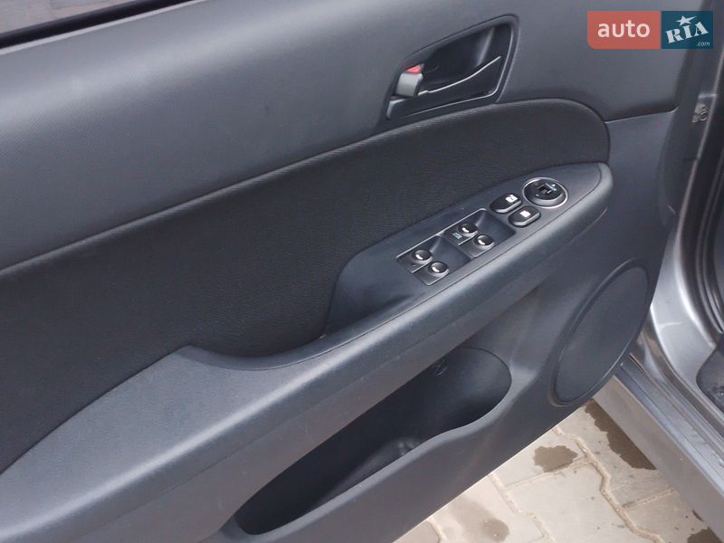 Универсал Hyundai i30 2011 в Желтых Водах