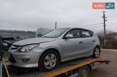 Хэтчбек Hyundai i30 2011 в Черновцах