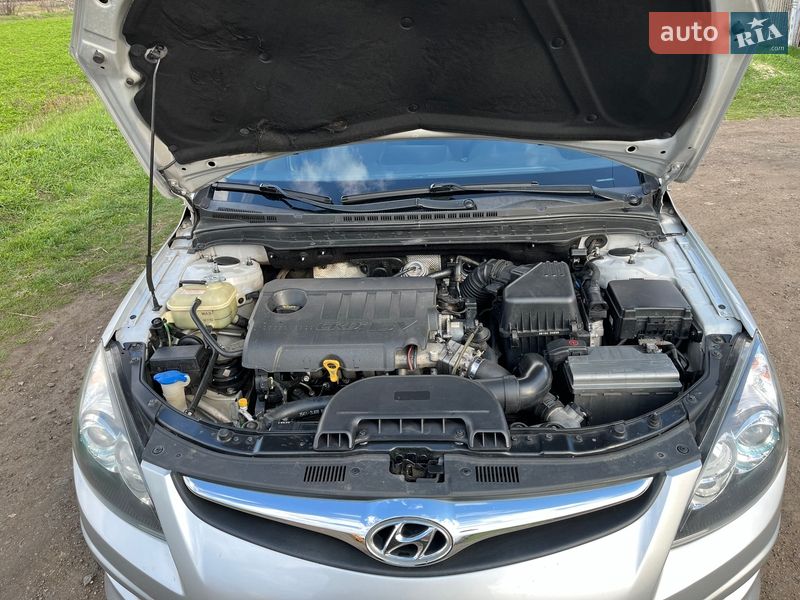 Универсал Hyundai i30 2011 в Подольске