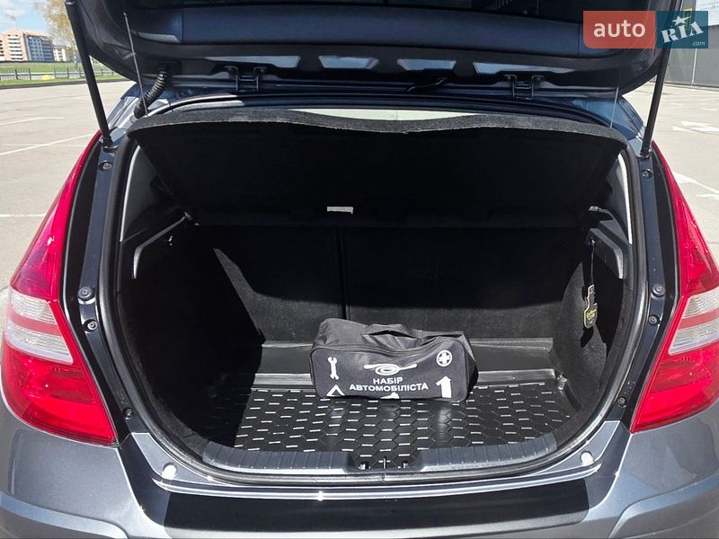 Хэтчбек Hyundai i30 2011 в Киеве фото 24 Хэтчбек Hyundai i30 2011 в Киеве