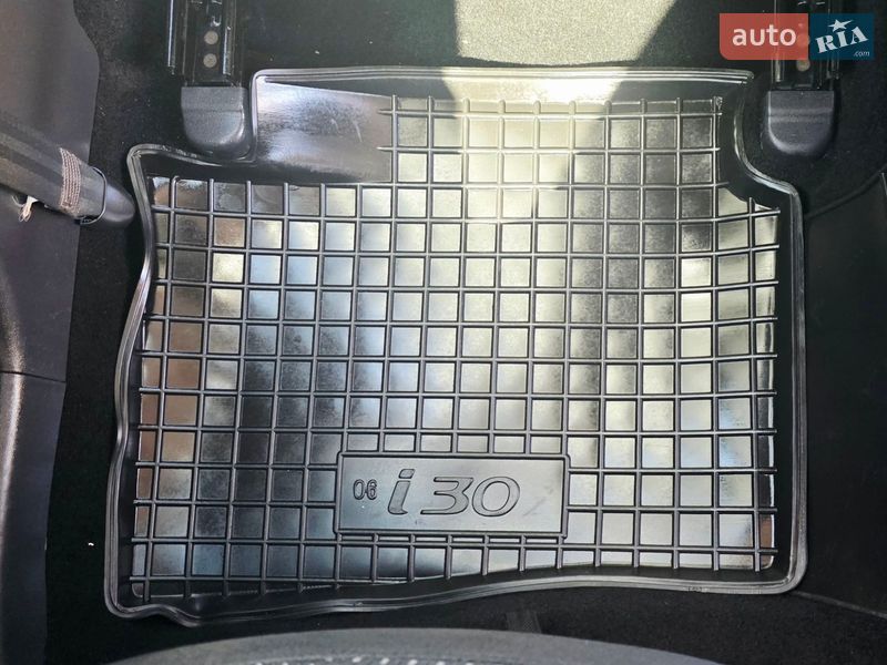 Хэтчбек Hyundai i30 2011 в Киеве фото 92 Хэтчбек Hyundai i30 2011 в Киеве