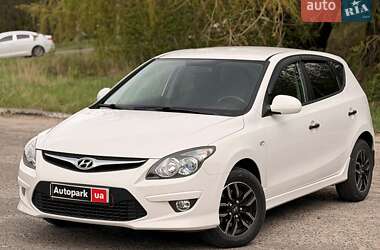 Хэтчбек Hyundai i30 2011 в Киеве