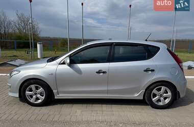 Хэтчбек Hyundai i30 2010 в Новоукраинке