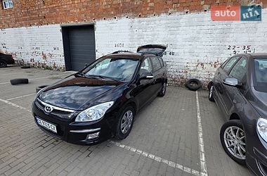Универсал Hyundai i30 2008 в Черновцах