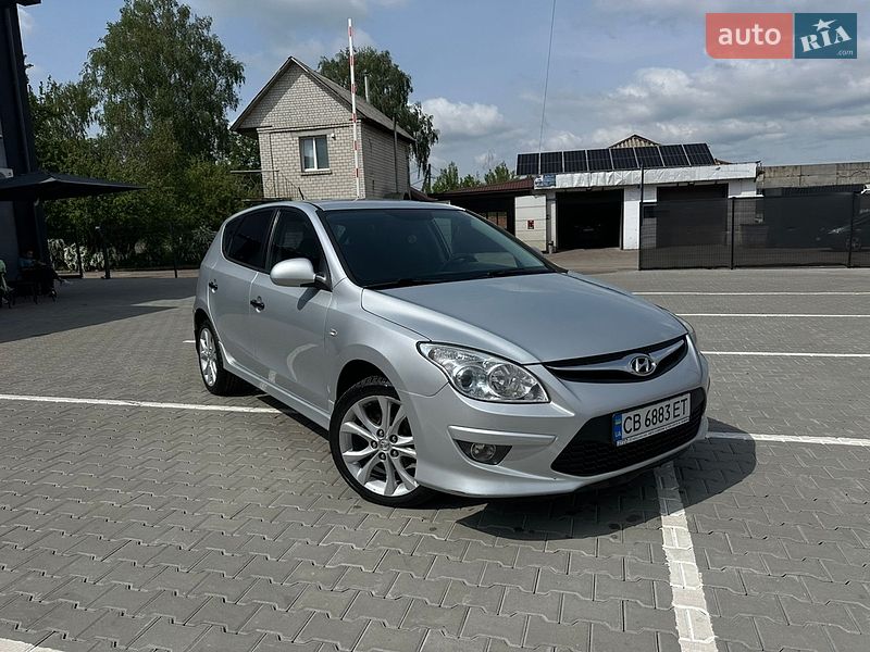 Хэтчбек Hyundai i30 2011 в Нежине