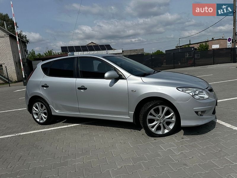 Хэтчбек Hyundai i30 2011 в Нежине