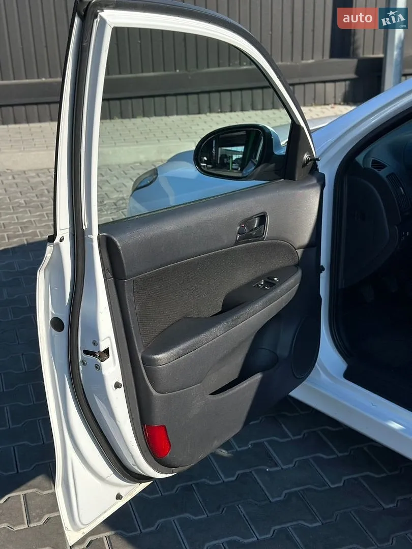 2010 Hyundai i30 - мініатюра 9