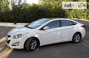 Седан Hyundai i40 2012 в Новой Каховке