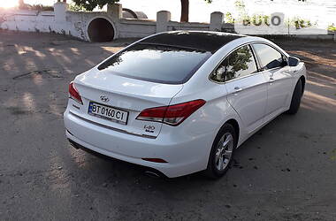 Седан Hyundai i40 2012 в Новой Каховке