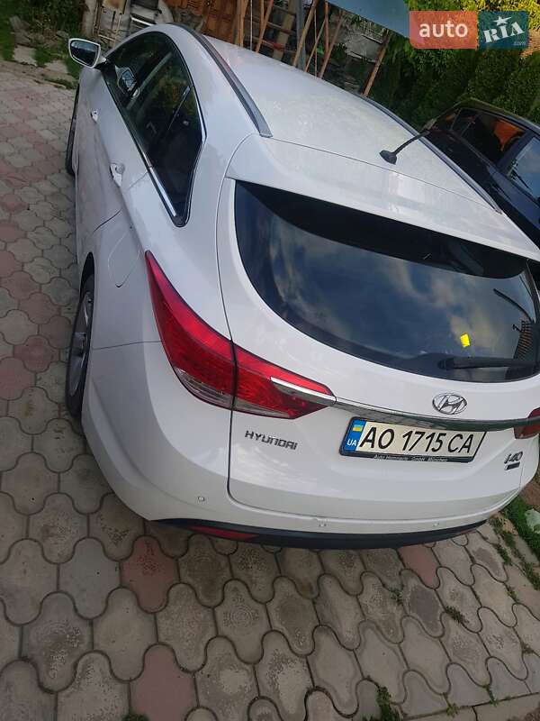 Універсал Hyundai i40 2012 в Ужгороді