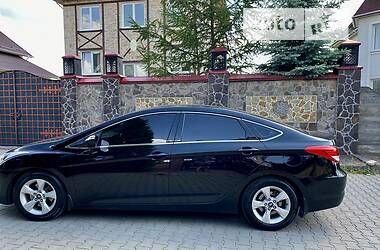 Седан Hyundai i40 2013 в Хмельницком