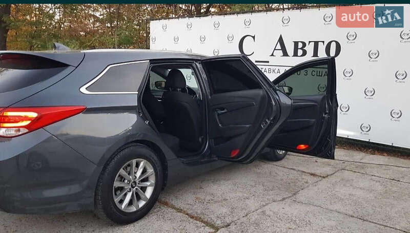 Универсал Hyundai i40 2015 в Черновцах