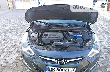 Седан Hyundai i40 2014 в Сарнах