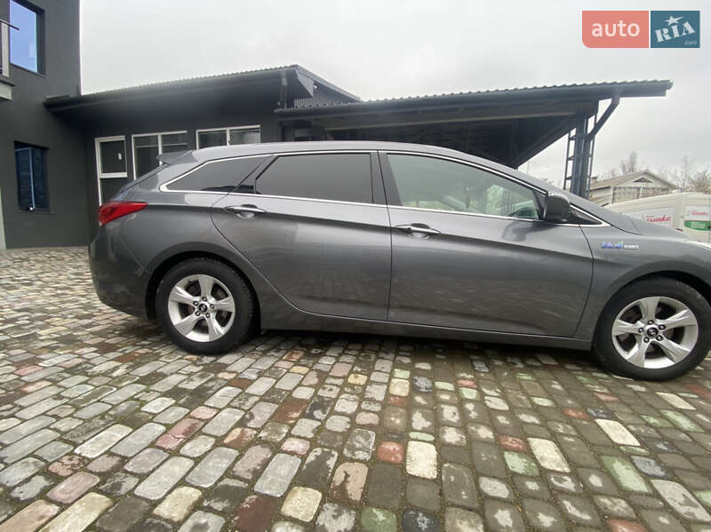Универсал Hyundai i40 2012 в Вижнице