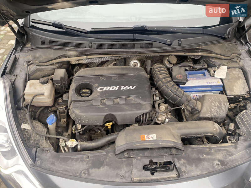 Универсал Hyundai i40 2012 в Вижнице