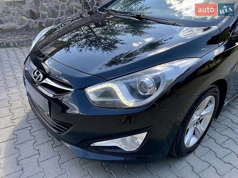 Седан Hyundai i40 2013 в Романіву