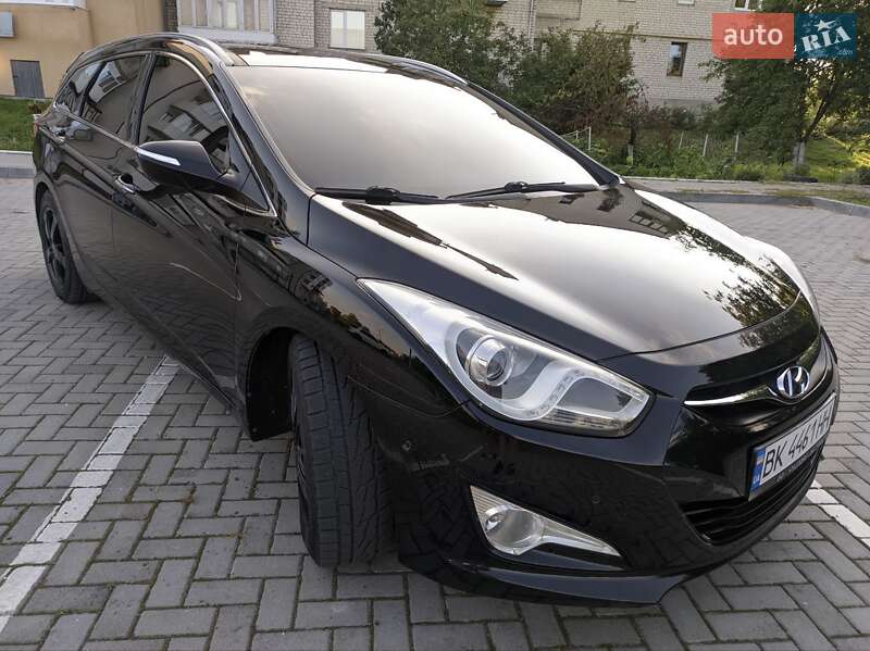 Универсал Hyundai i40 2011 в Дубно