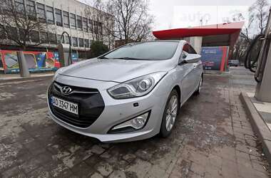 Седан Hyundai i40 2012 в Ужгороді