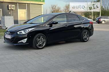 Седан Hyundai i40 2015 в Калуші