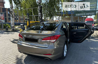 Седан Hyundai i40 2011 в Чернівцях