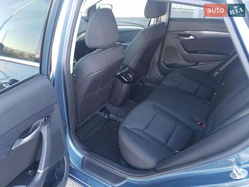 Универсал Hyundai i40 2011 в Хусте