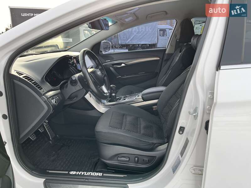 Универсал Hyundai i40 2012 в Нетешине