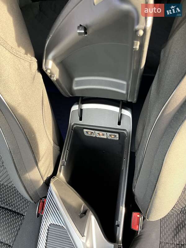 Универсал Hyundai i40 2012 в Нетешине