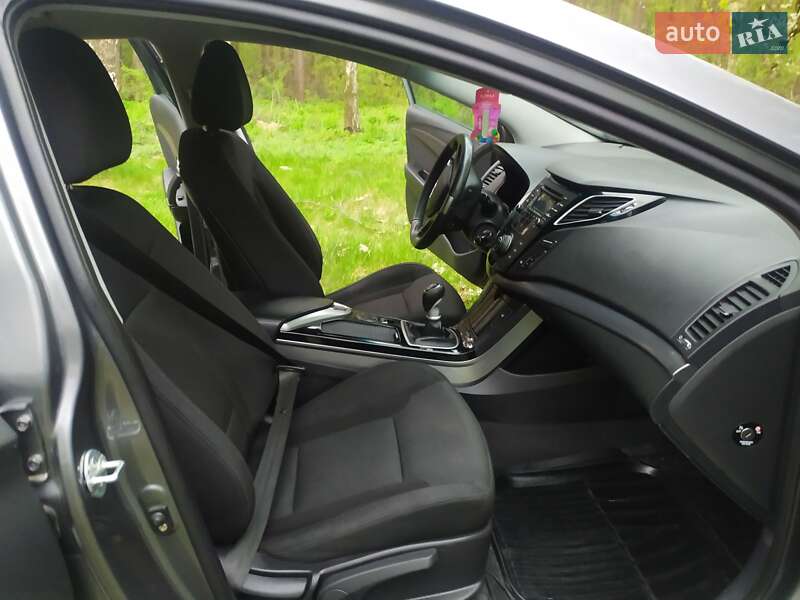 Універсал Hyundai i40 2011 в Радивиліві